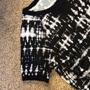 Trendy Black and White Knit Top